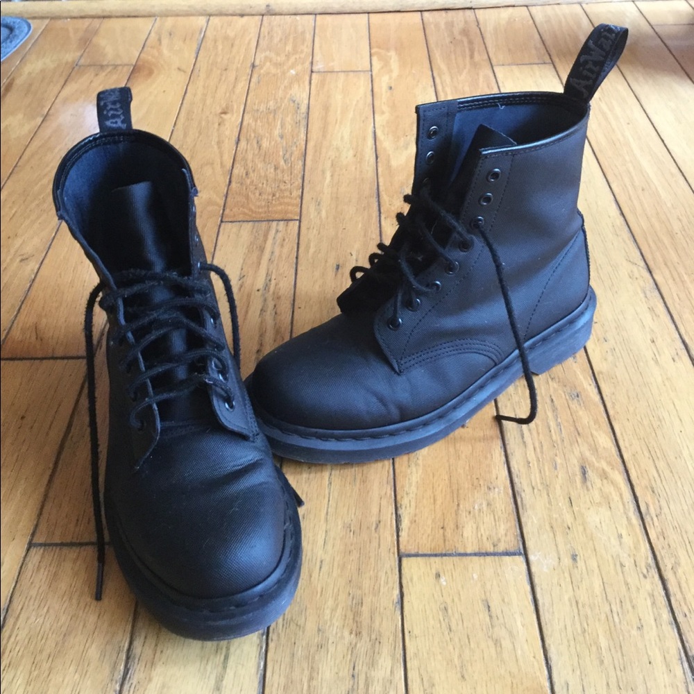 COPY - Men’s doc martens!